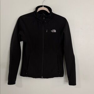 The North Face Women's Black Full-Zip Softshell Jacket